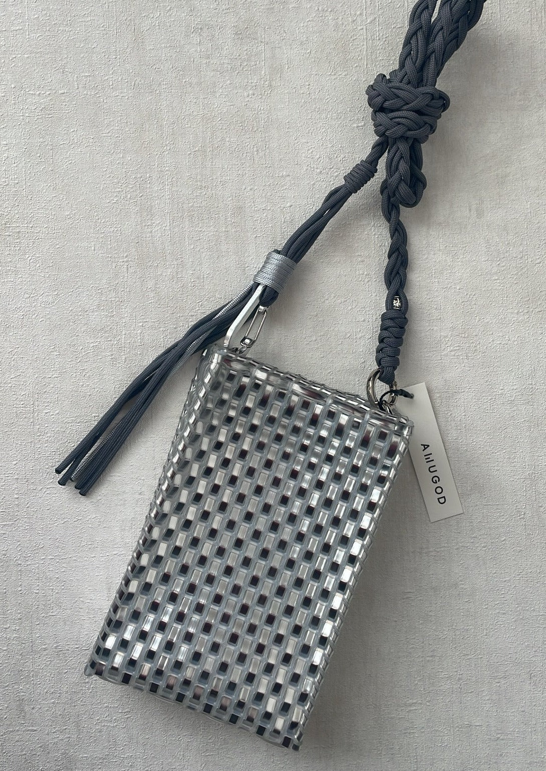 // M BAG