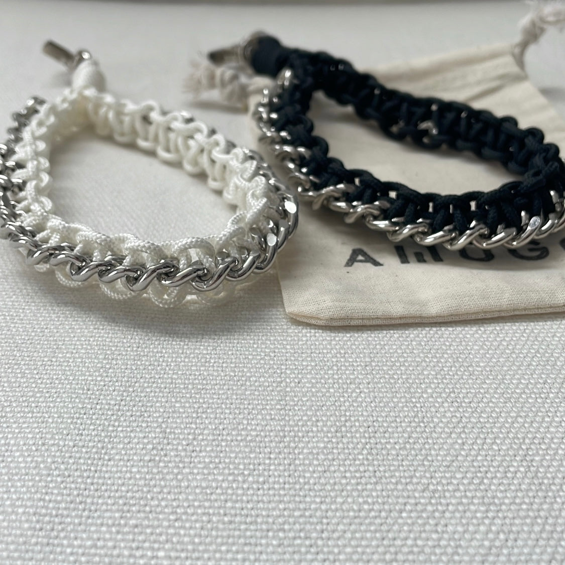 // 【人気急上昇】HAND STRAP with chain