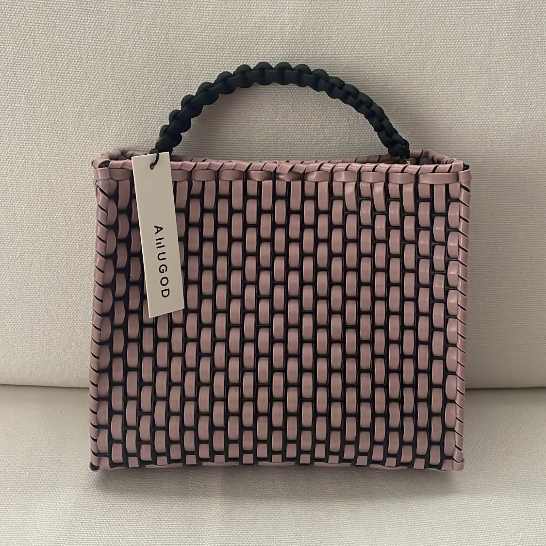 // HAND BAG