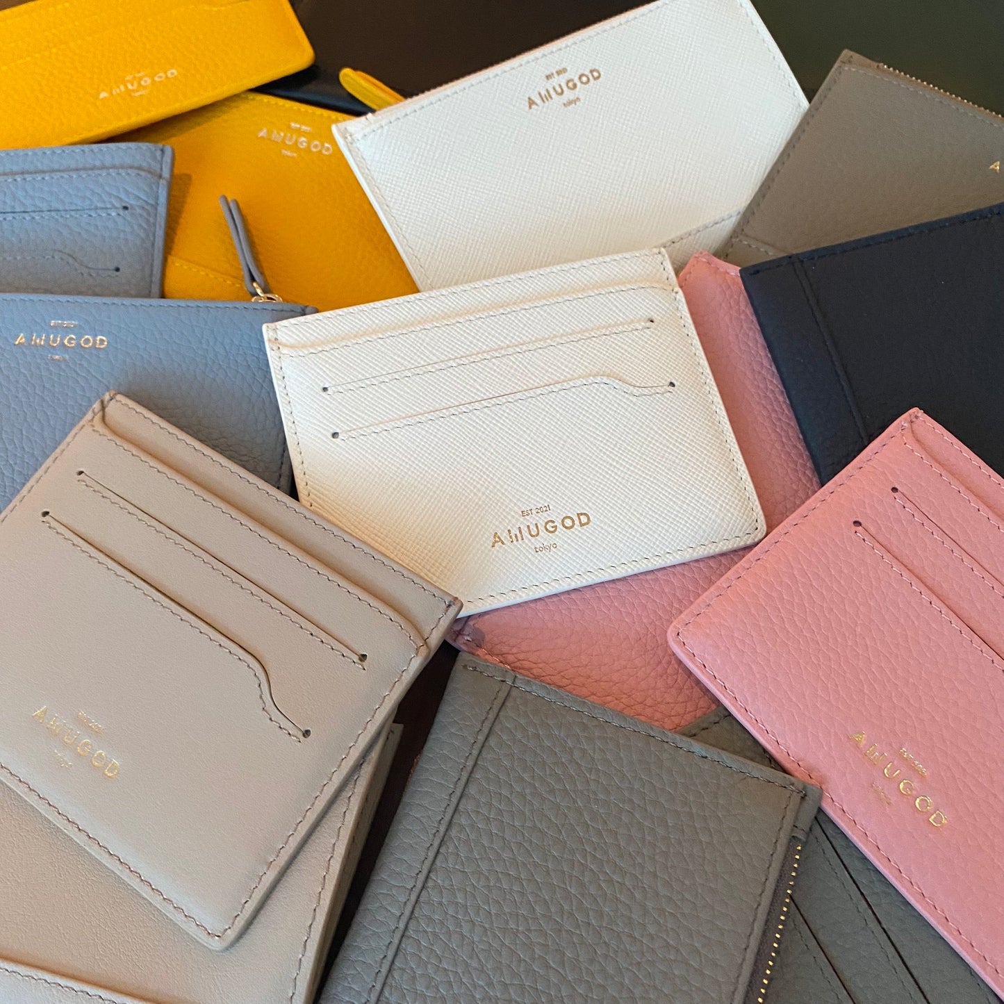 // Leather card case