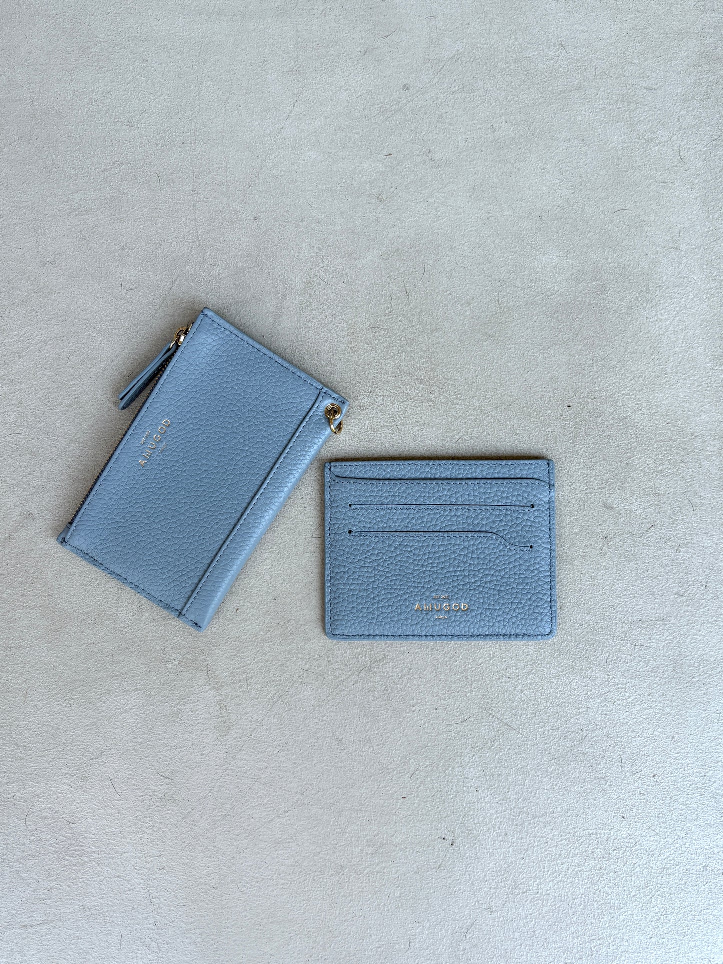 // Leather card case