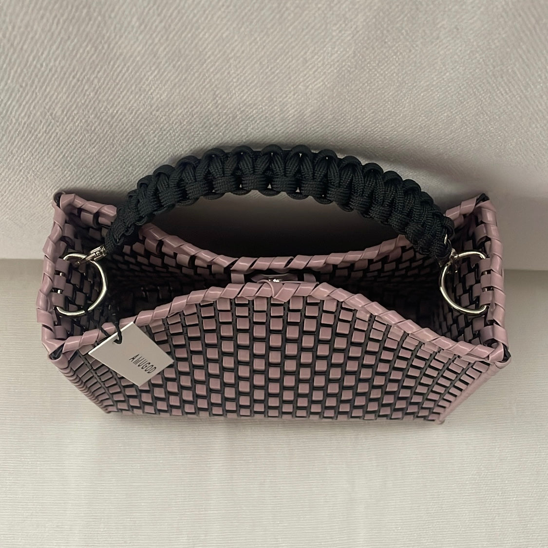 // HAND BAG