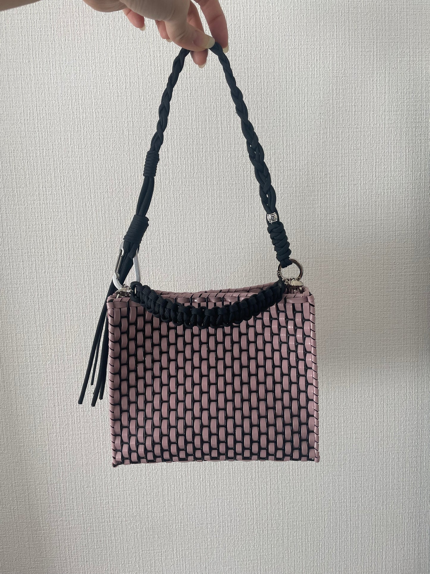 // HAND BAG