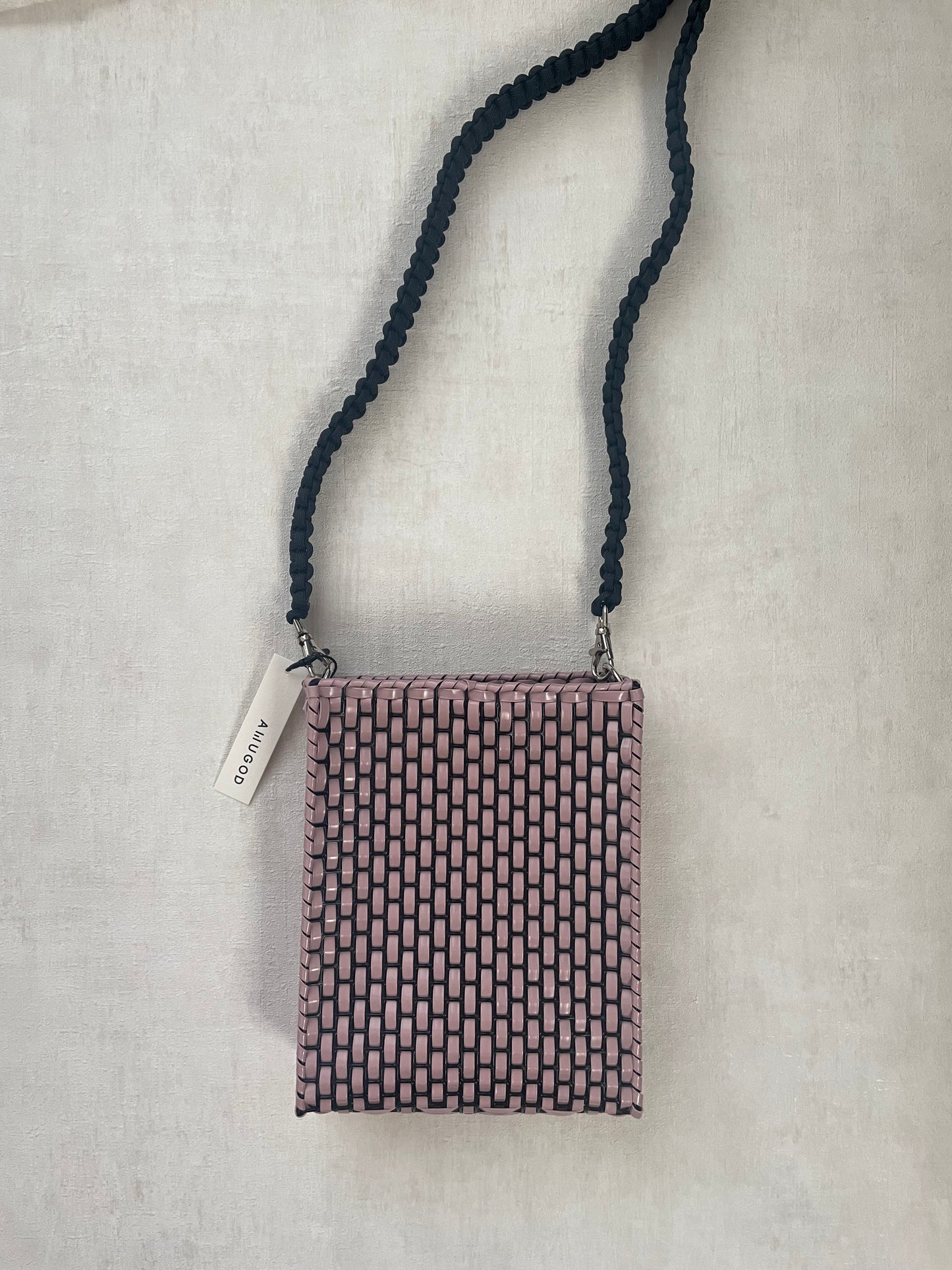 // M BAG