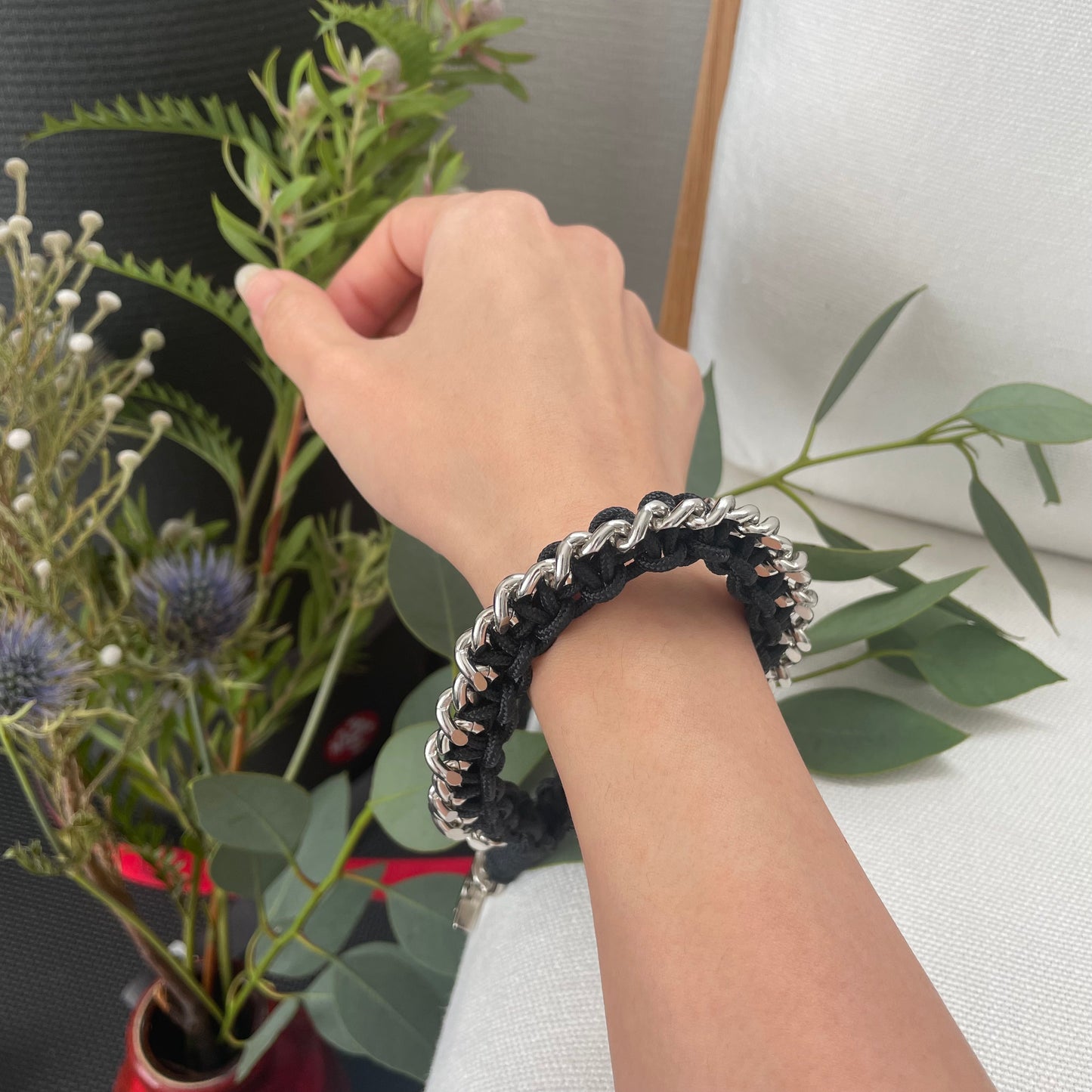 // 【人気急上昇】HAND STRAP with chain