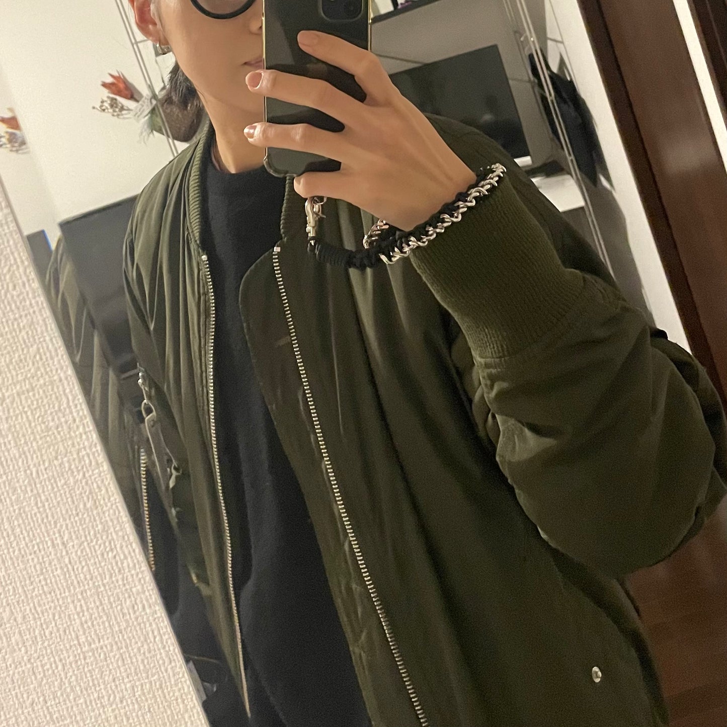 // 【人気急上昇】HAND STRAP with chain