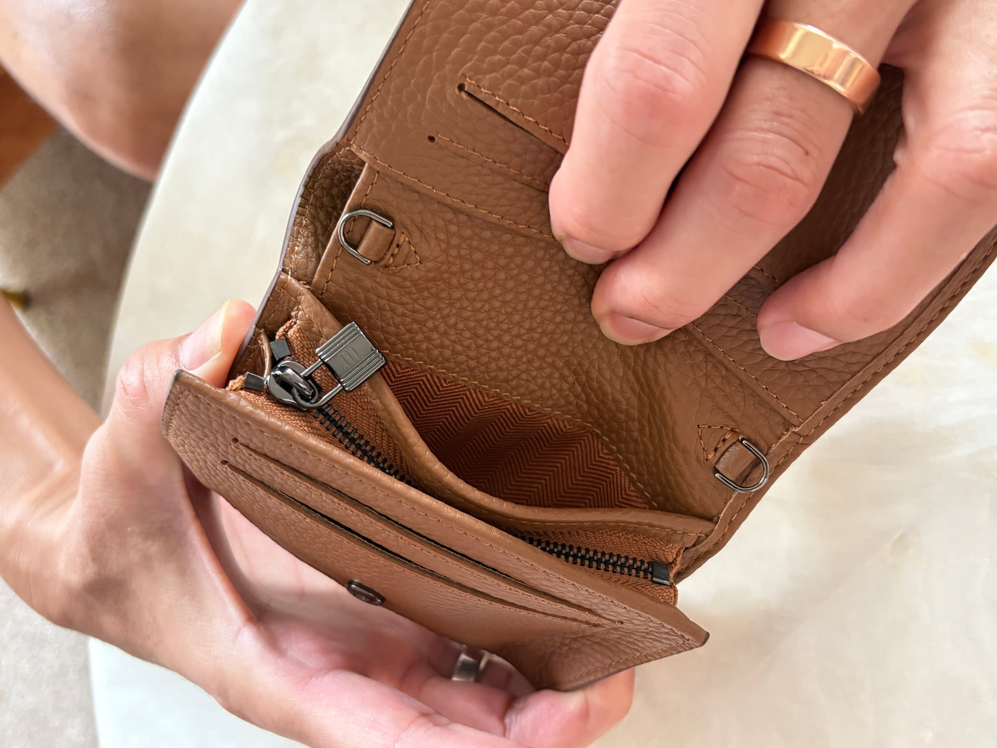 // Leather mini wallet チェーン付