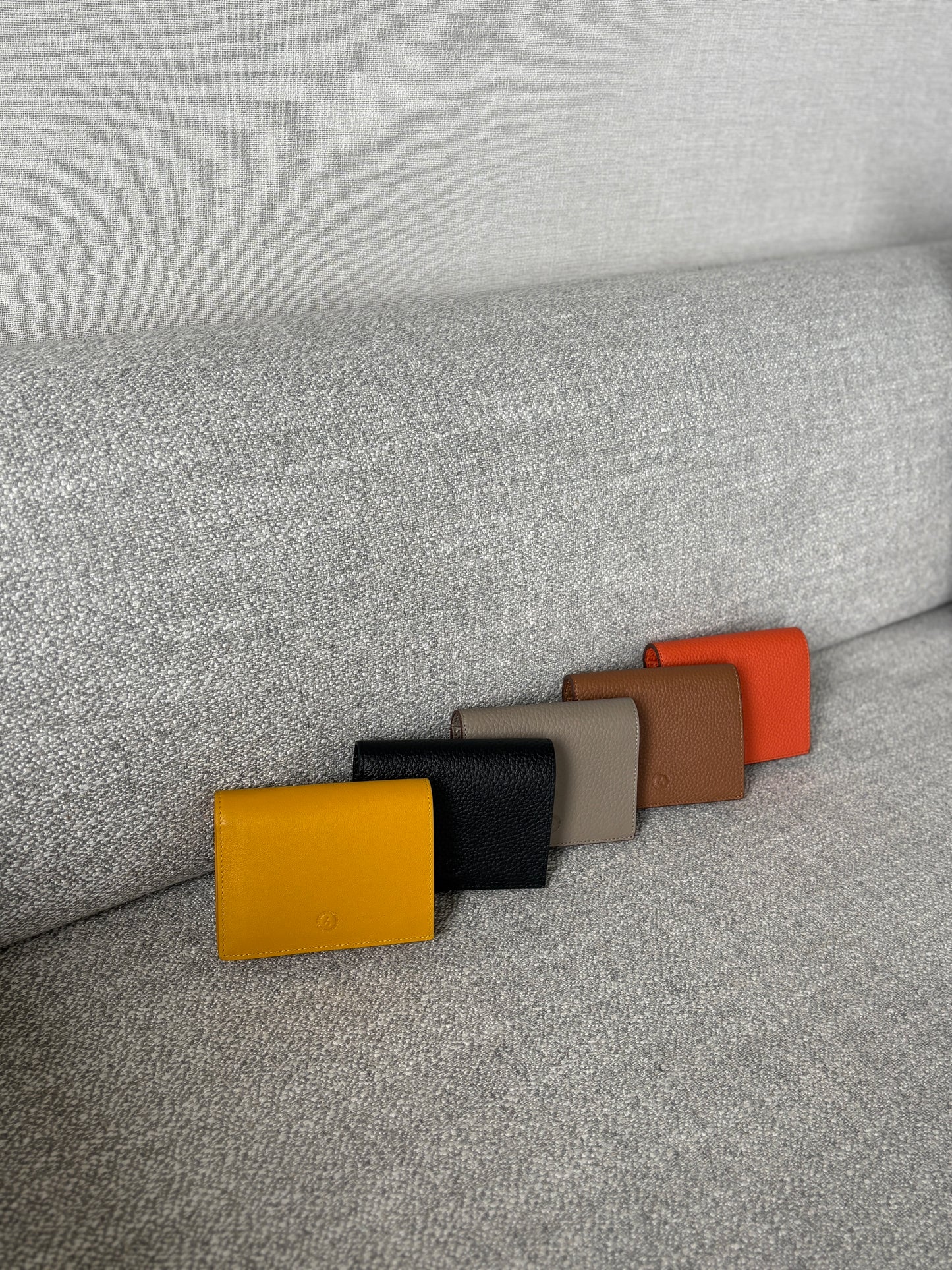 // Leather mini wallet チェーン付