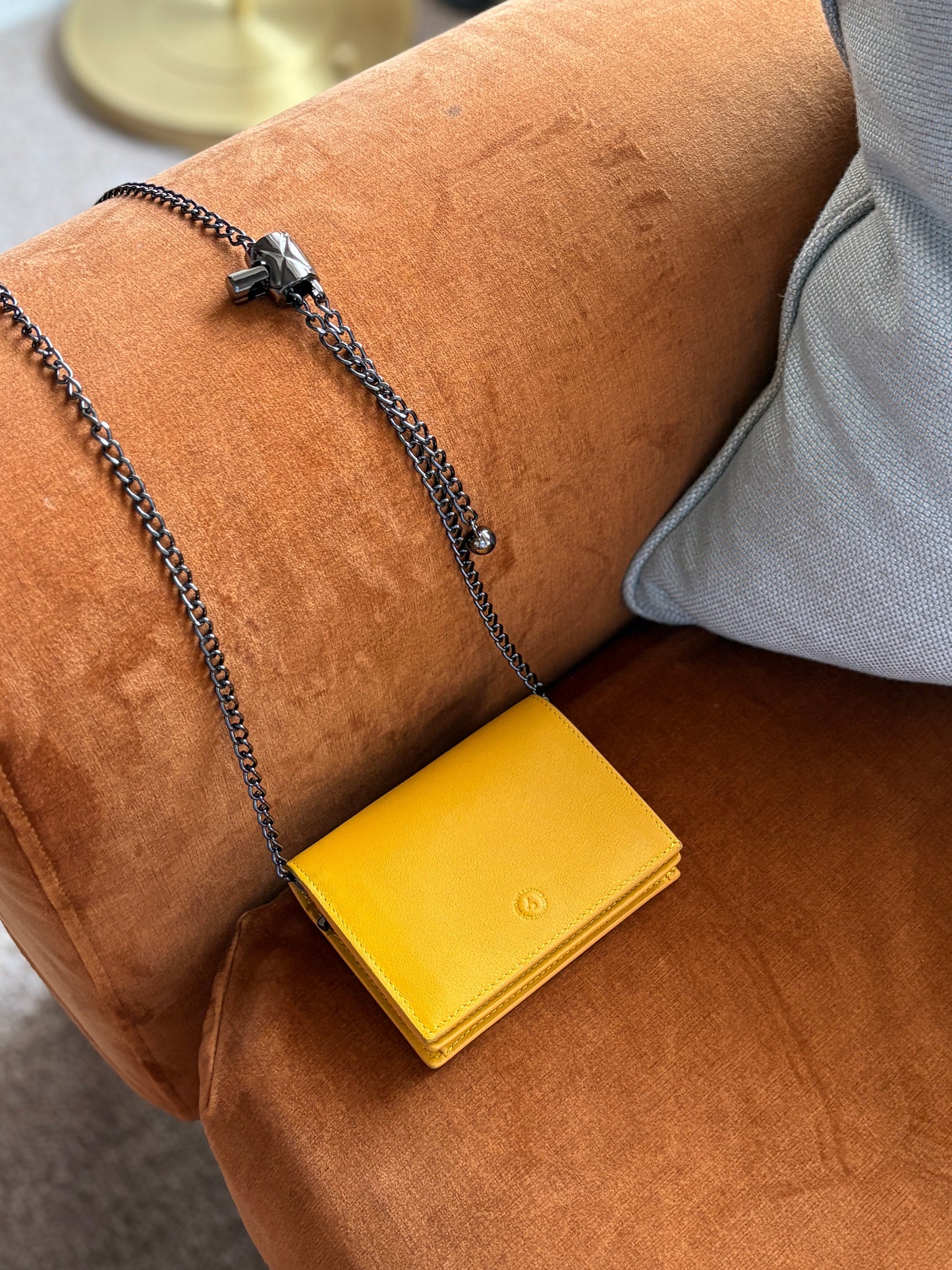 // Leather mini wallet チェーン付