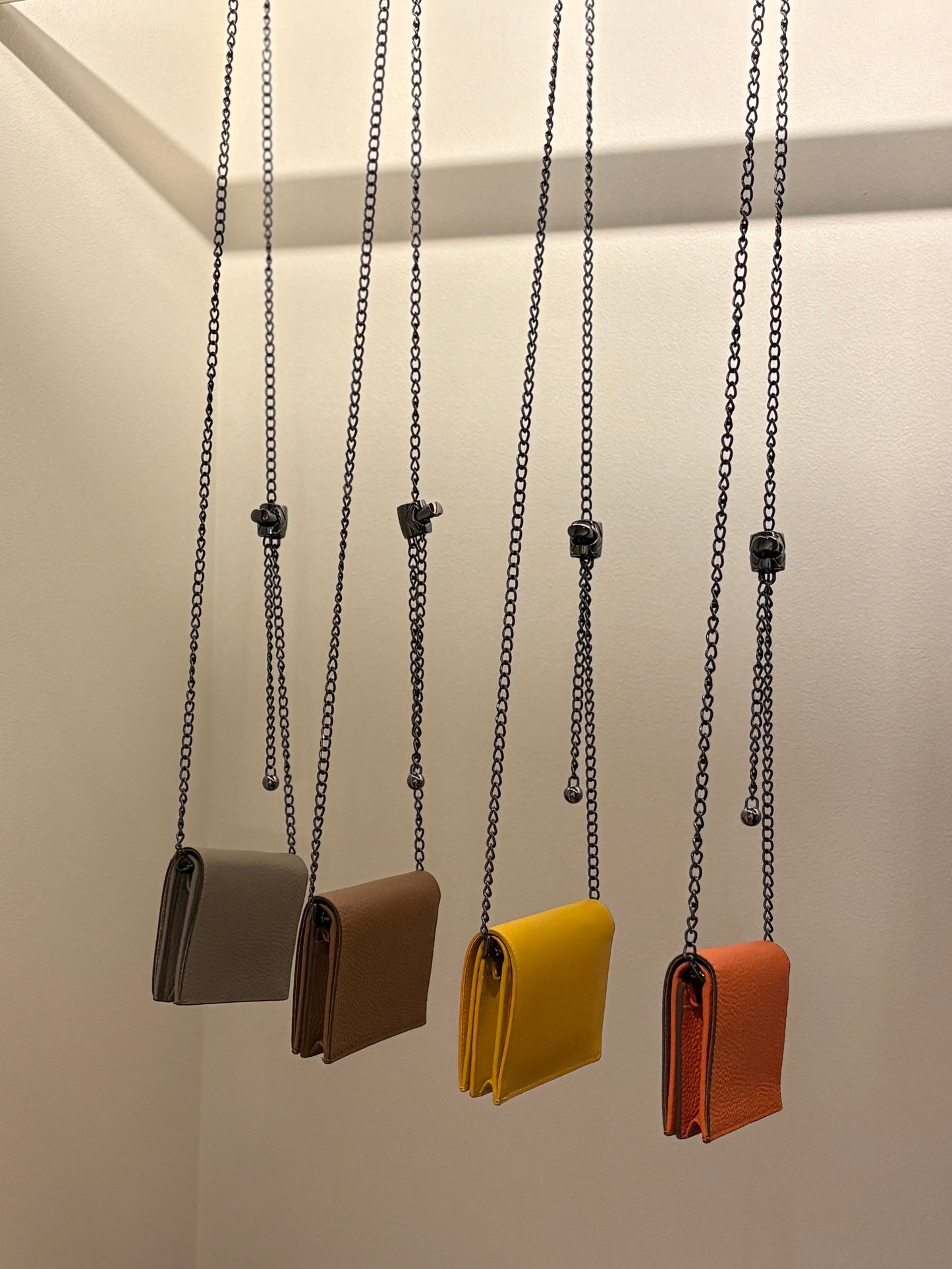 // Leather mini wallet チェーン付